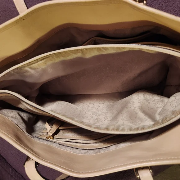 Micheal Kors shoulder bag - Picture 8 of 10